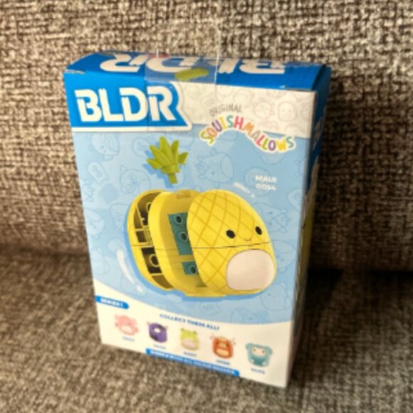 NIB Squishmallows BLDR Series 1 Maui Pineapple Block Building Toy New in Box - Picture 2 of 2